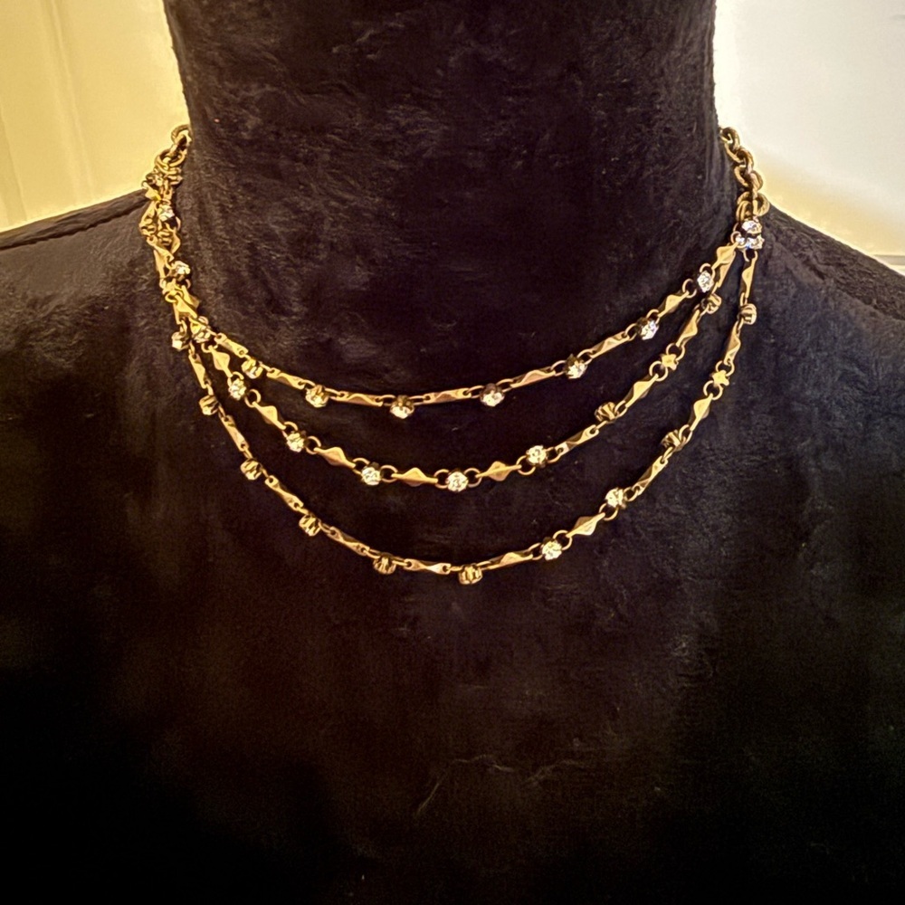 Elegant Gold and Silver Women's Necklace - Picture 2 of 3